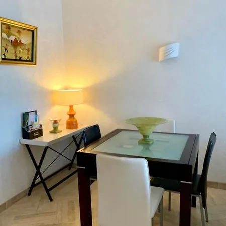 Cosy Unoverlooked With Swimming Pool Apartment